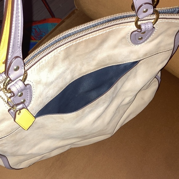 Coach Leather Tote 22430 Poppy HALIE Color-block Cappuccino/Oyster EUC - Picture 3 of 8